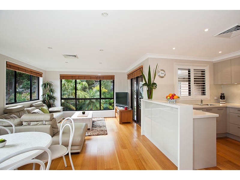 12 Derby Place, Yarrawarrah NSW 2233