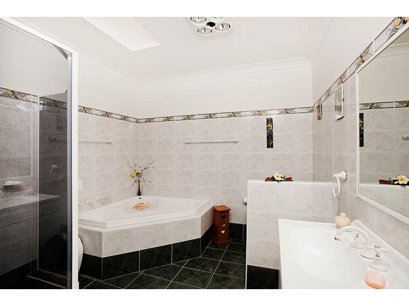 69 Laurina Avenue, Yarrawarrah NSW 2233