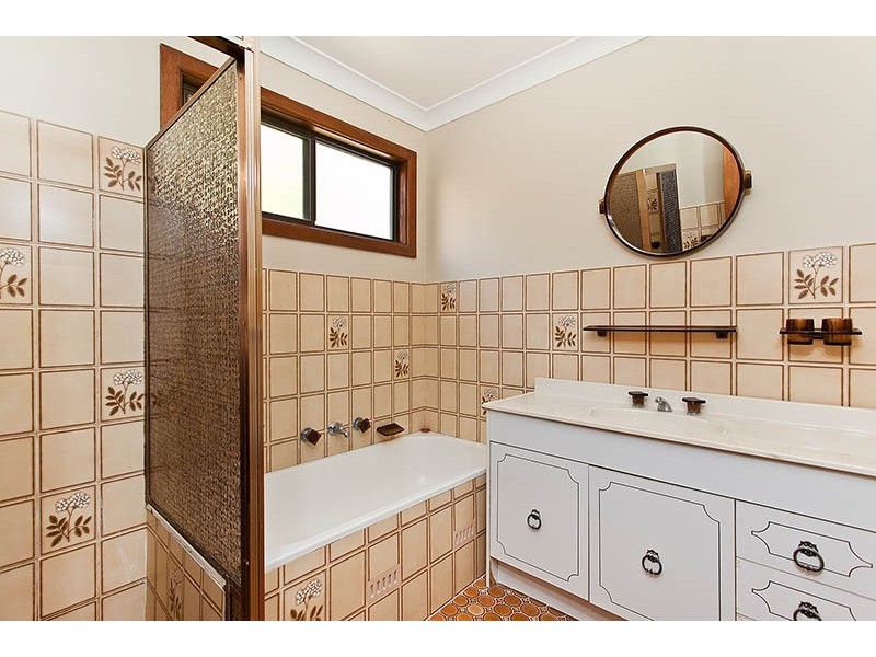 13 Forest Road, Heathcote NSW 2233