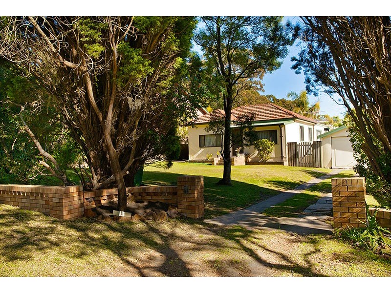 13 Forest Road, Heathcote NSW 2233