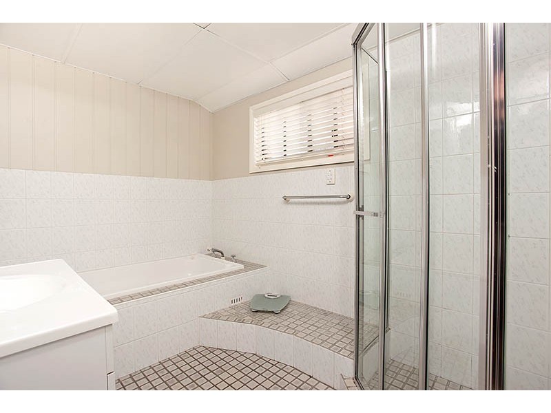 28 Bridgeview Road, Yarrawarrah NSW 2233