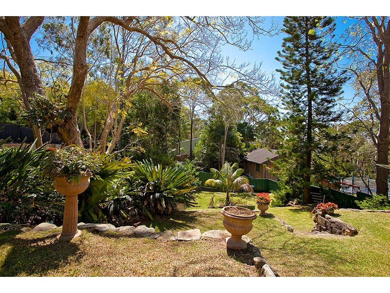 13 Wheatley Road, Yarrawarrah NSW 2233