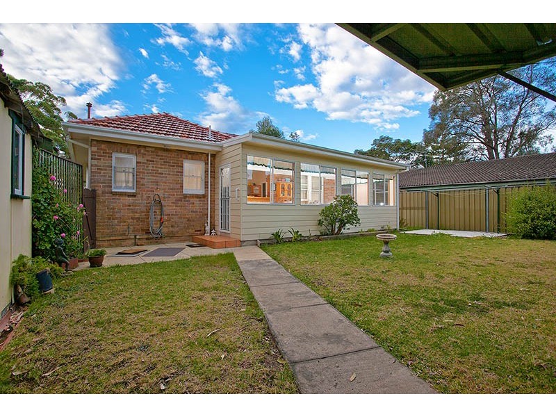 8 Buckle Avenue, Engadine NSW 2233