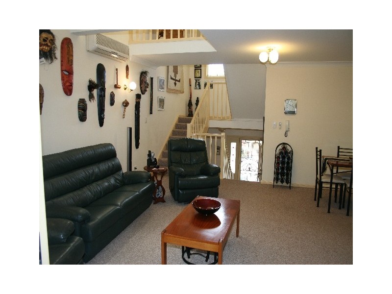 3/2 Wollybutt Road, Engadine NSW 2233