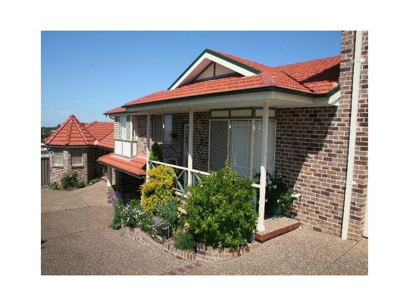 2/56 Old Bush Road, Yarrawarrah NSW 2233