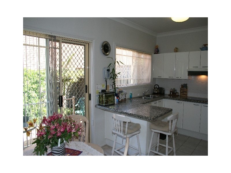 2/56 Old Bush Road, Yarrawarrah NSW 2233