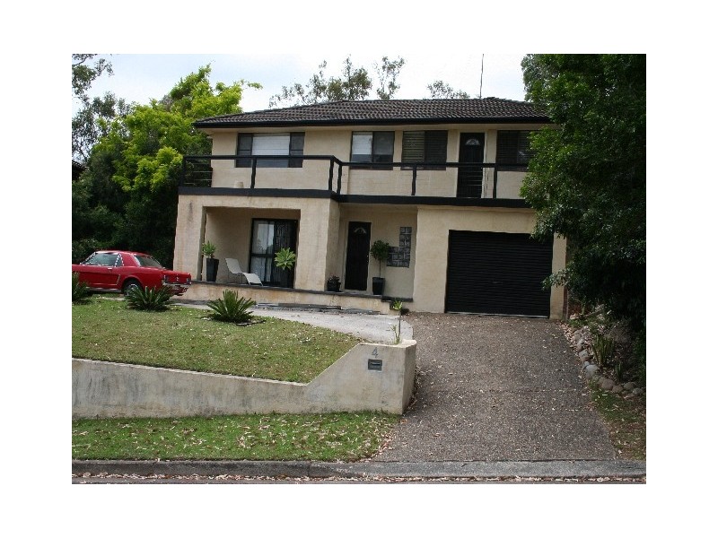 4 Glenora Road, Yarrawarrah NSW 2233