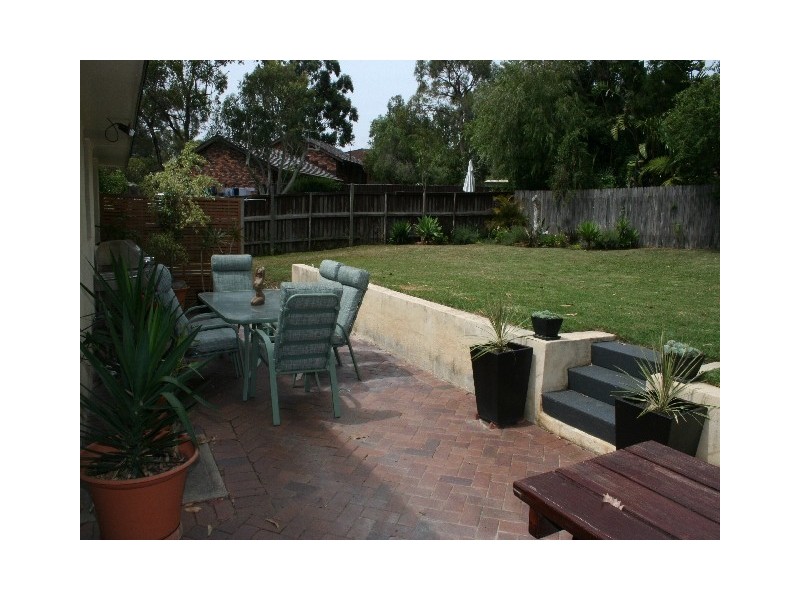 4 Glenora Road, Yarrawarrah NSW 2233