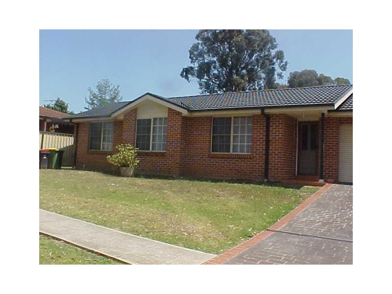 2/11-13 Francis Street, Cambridge Park NSW 2747