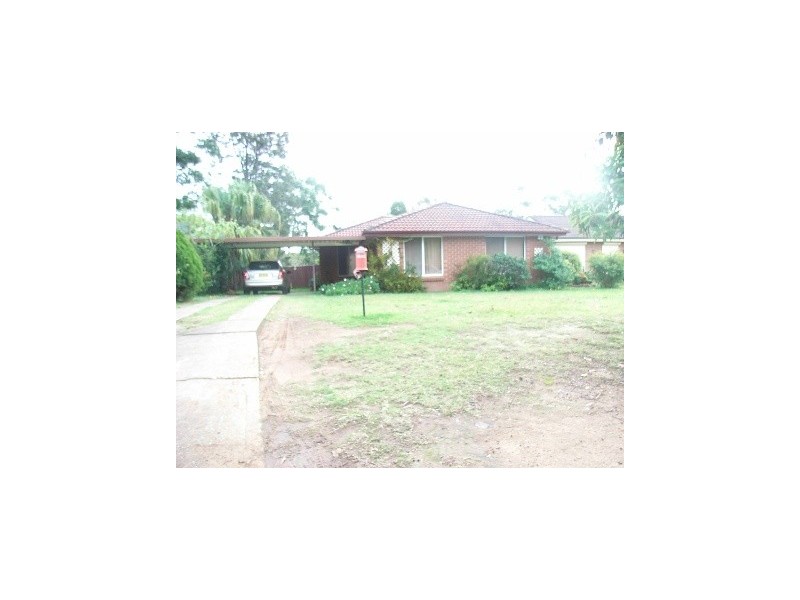 11 Rivendell Avenue, Werrington NSW 2747