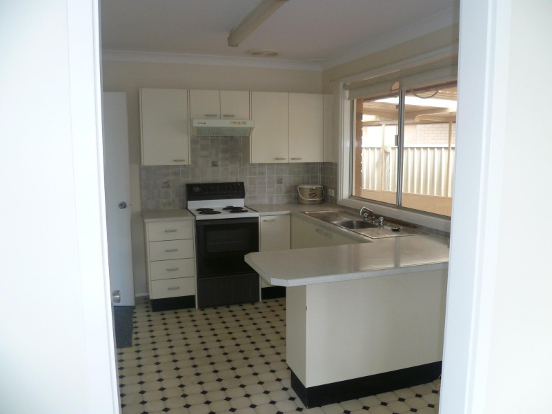 22 Greenhills Avenue, South Penrith NSW 2750