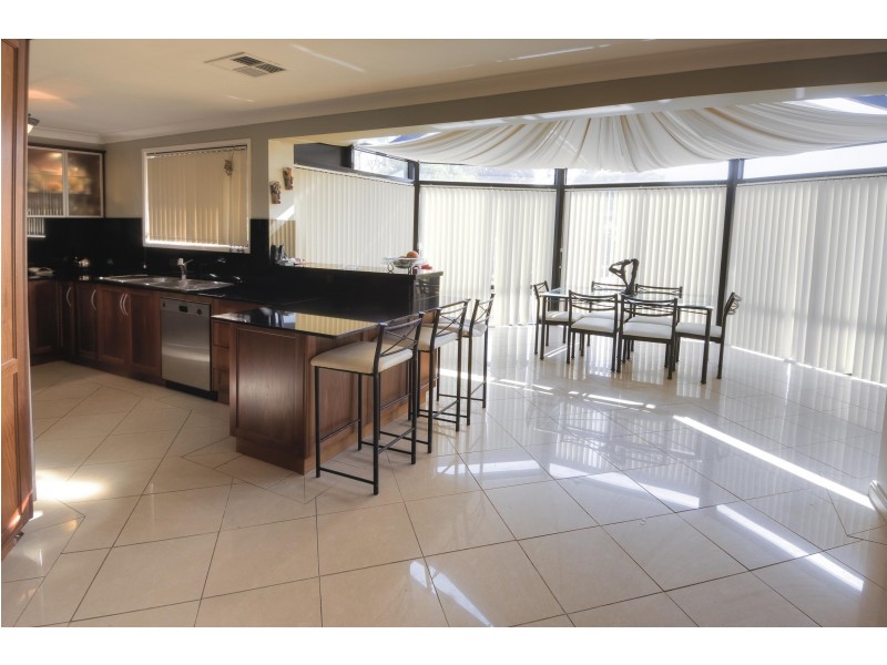 4 Kiparra Crescent, South Penrith NSW 2750