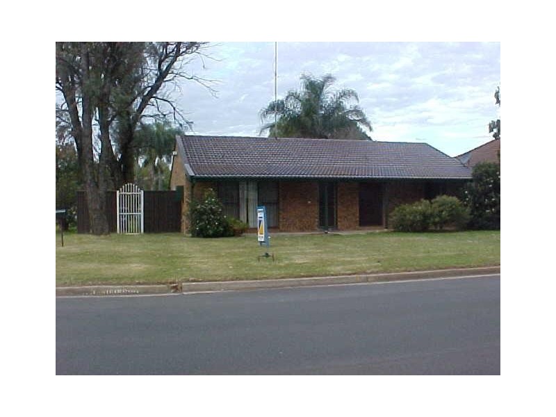 8 Ainslee Court, Cranebrook NSW 2749