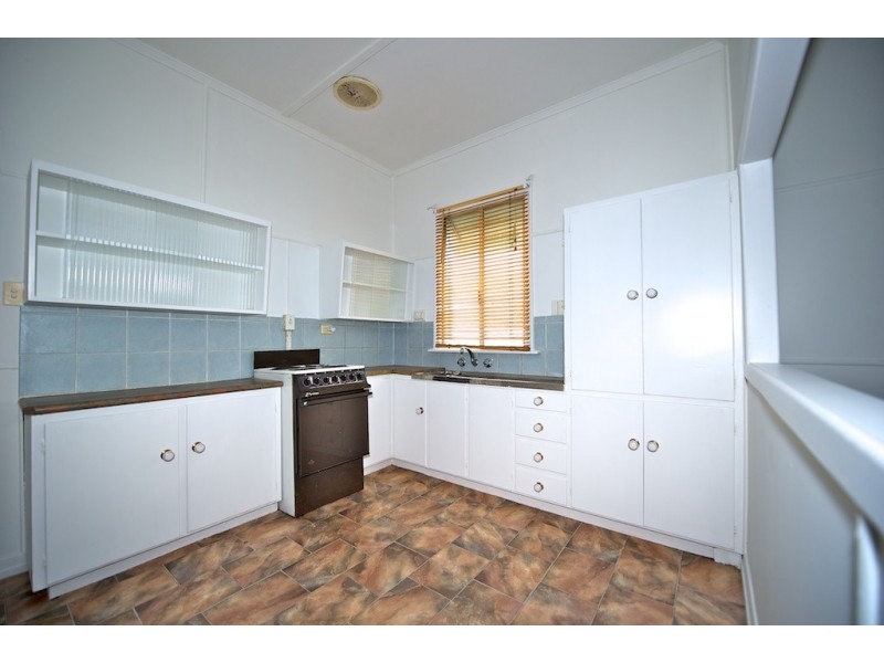 190 Hornibrook Esplanade Absolute Waterfront, Woody Point QLD 4019