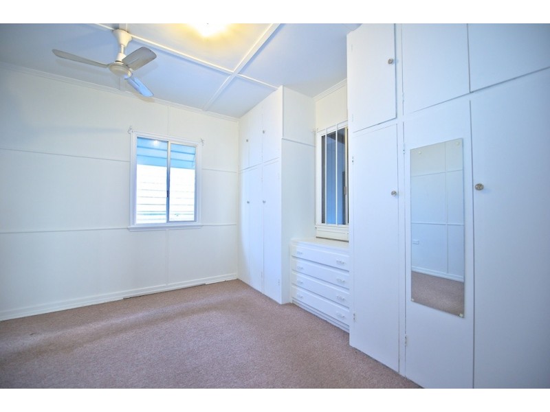 190 Hornibrook Esplanade Absolute Waterfront, Woody Point QLD 4019
