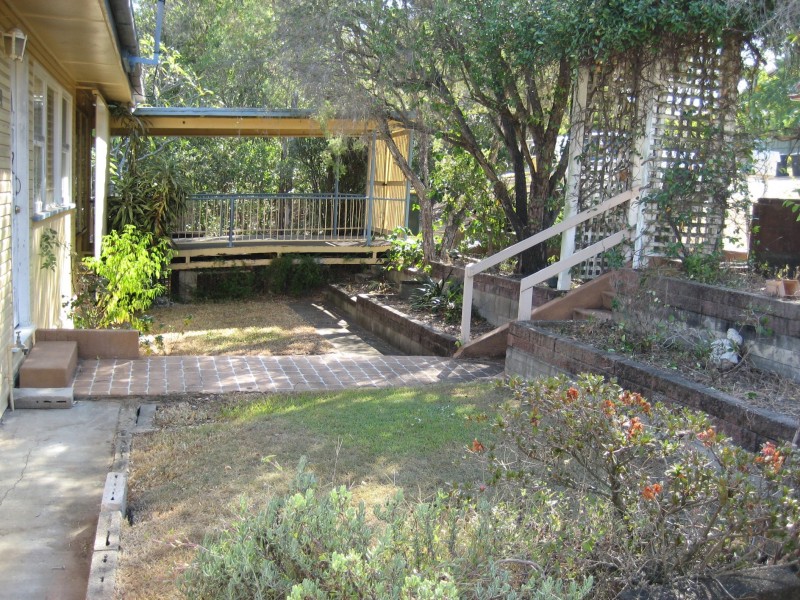 19 Noble St, Camp Hill QLD 4152