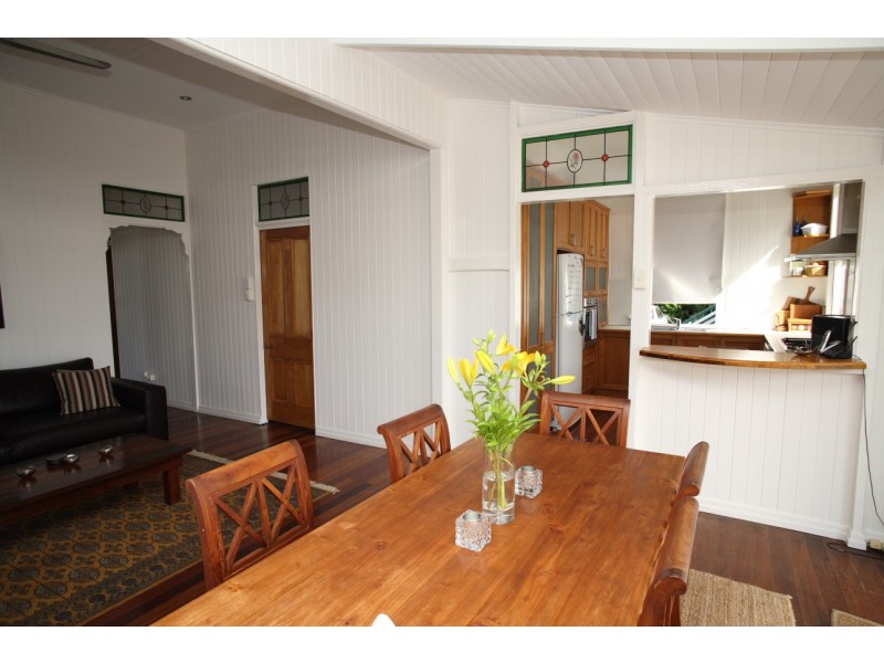 49 Glenora Street, Wynnum QLD 4178