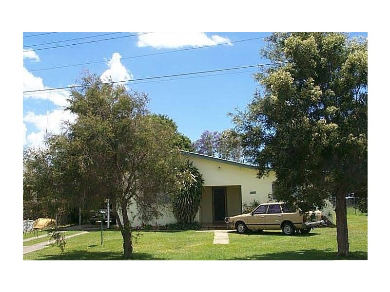 35 Daniel Street, Lota QLD 4179