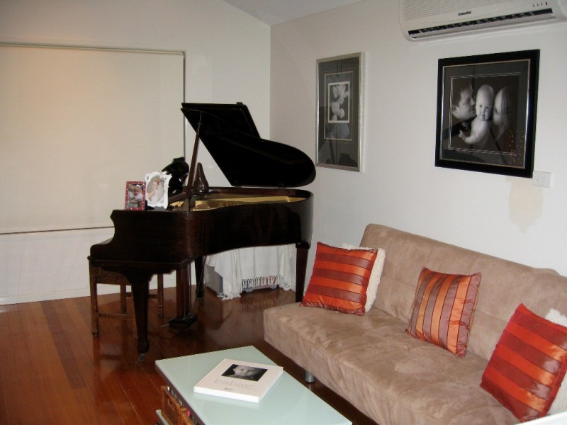 17 Glenora Street, Wynnum QLD 4178