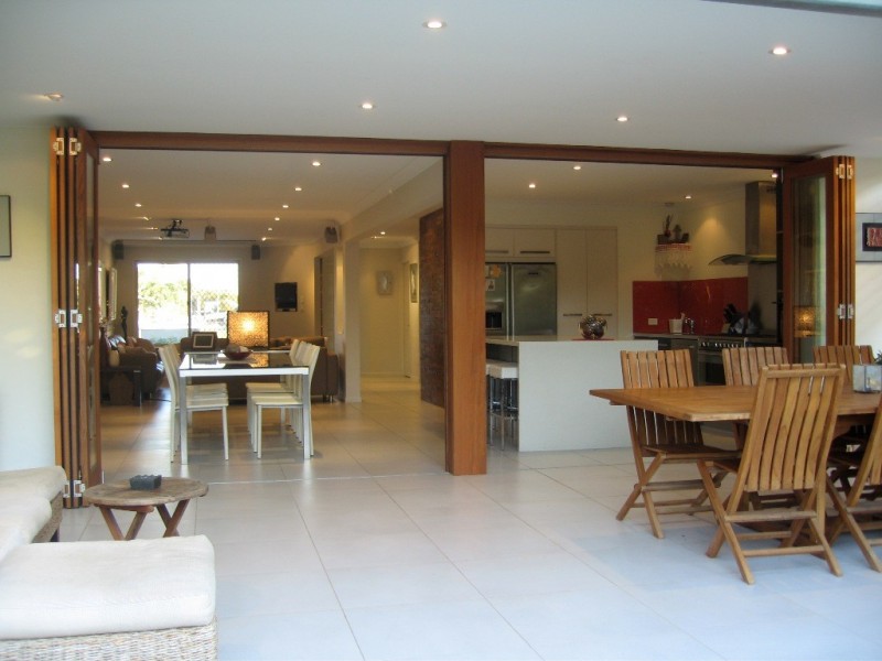 17 Glenora Street, Wynnum QLD 4178