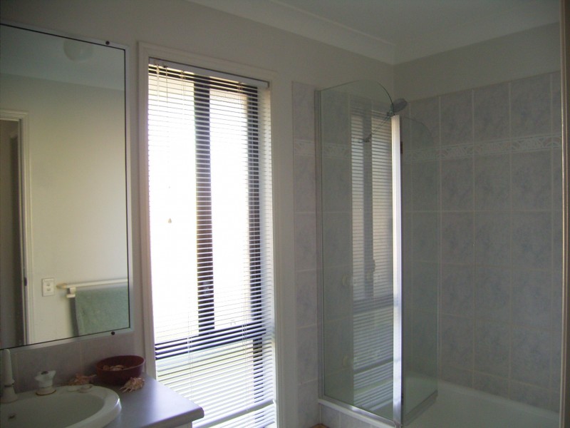 17 Virginia Place, Wynnum West QLD 4178