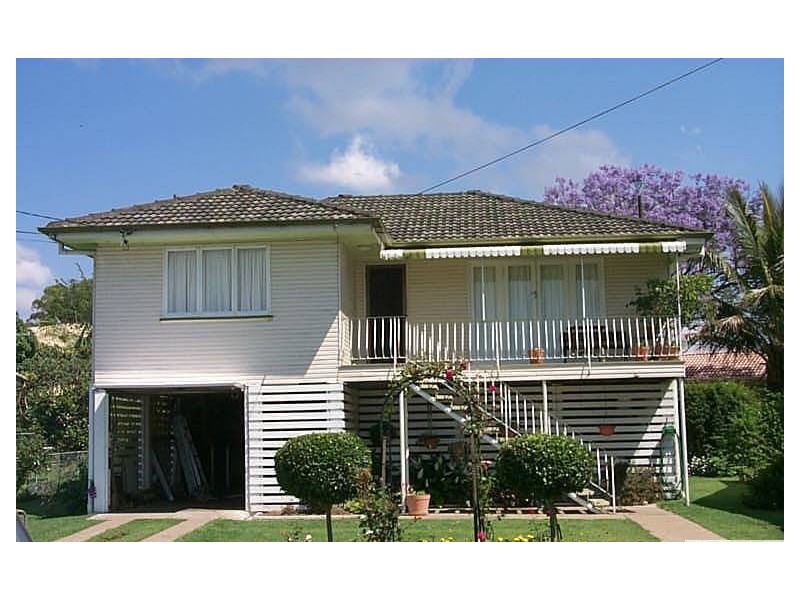 8 Sorrento Street, Wynnum West QLD 4178