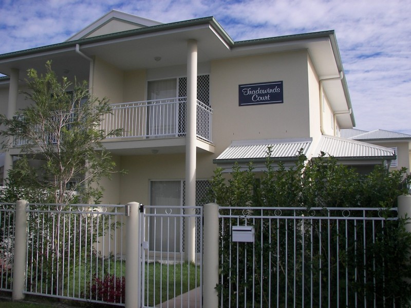2/15 Drayton Terrace, Wynnum QLD 4178