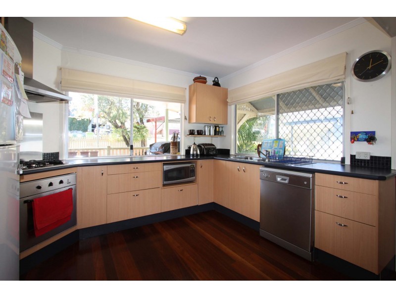 Arana Hills QLD 4054