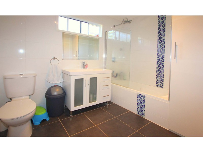 Arana Hills QLD 4054