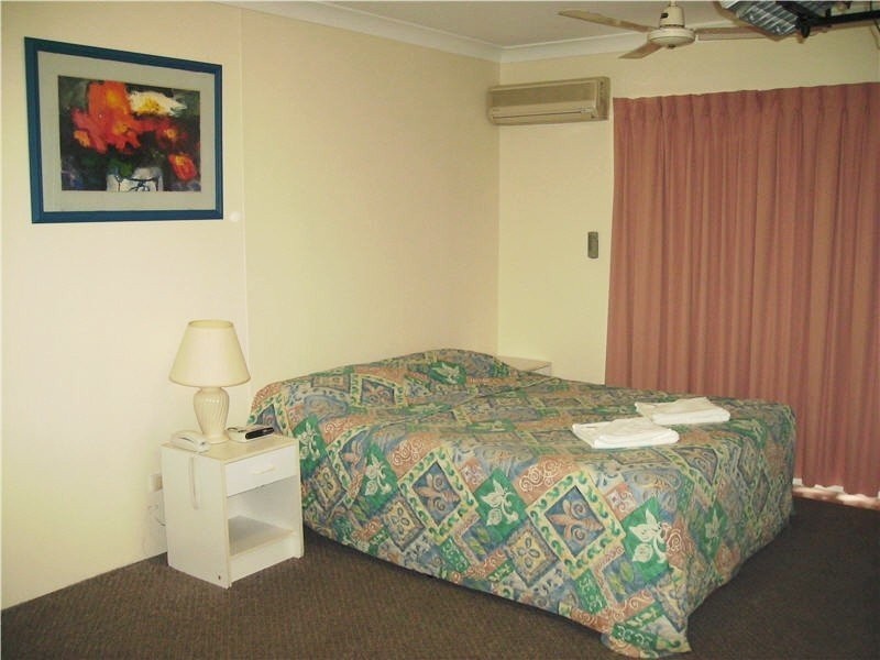 8/24 Tottenham Street, Woolloongabba QLD 4102