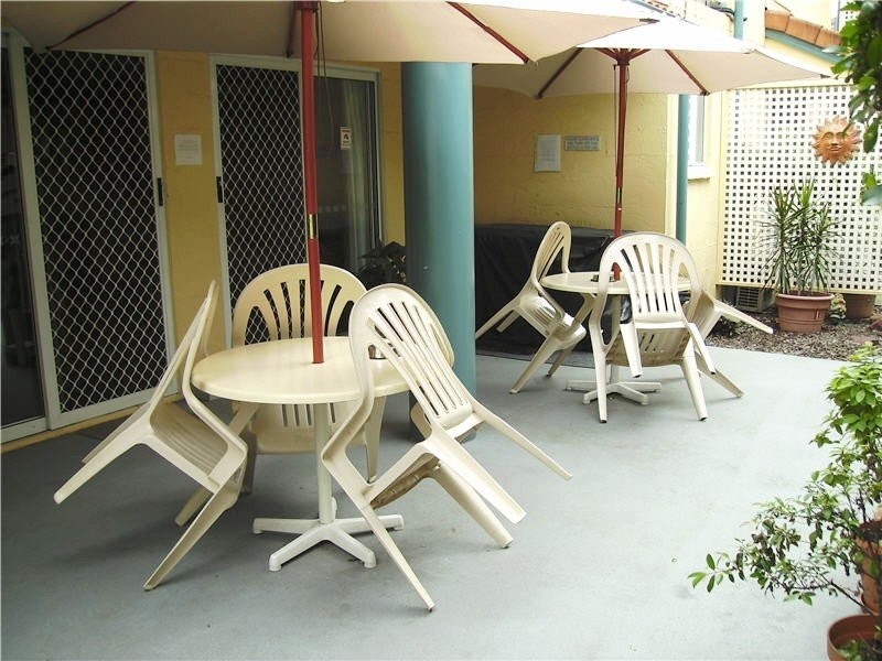 8/24 Tottenham Street, Woolloongabba QLD 4102