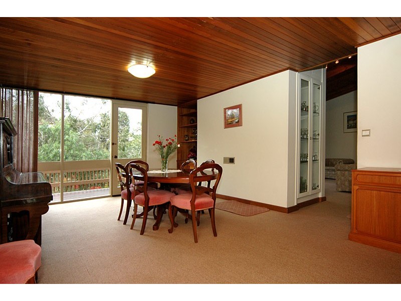 76 Gleneagles Road, Mount Osmond SA 5064