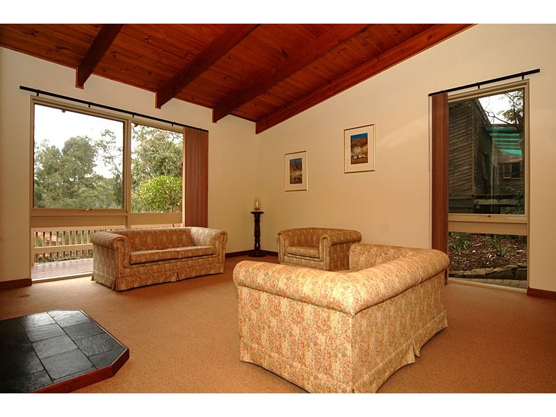 76 Gleneagles Road, Mount Osmond SA 5064