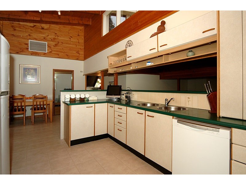 76 Gleneagles Road, Mount Osmond SA 5064