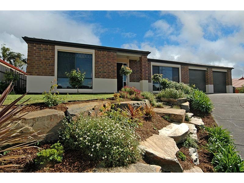 10 Estate Drive, Flagstaff Hill SA 5159