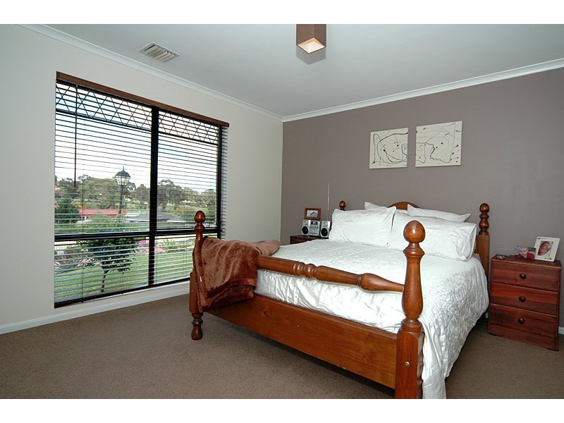 10 Estate Drive, Flagstaff Hill SA 5159