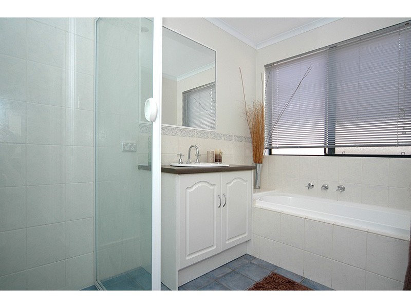 10 Estate Drive, Flagstaff Hill SA 5159