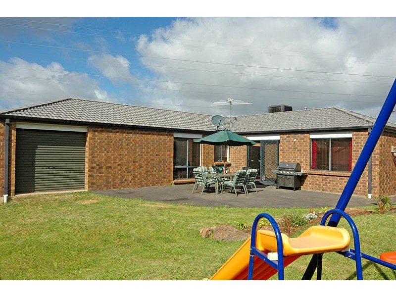 10 Estate Drive, Flagstaff Hill SA 5159