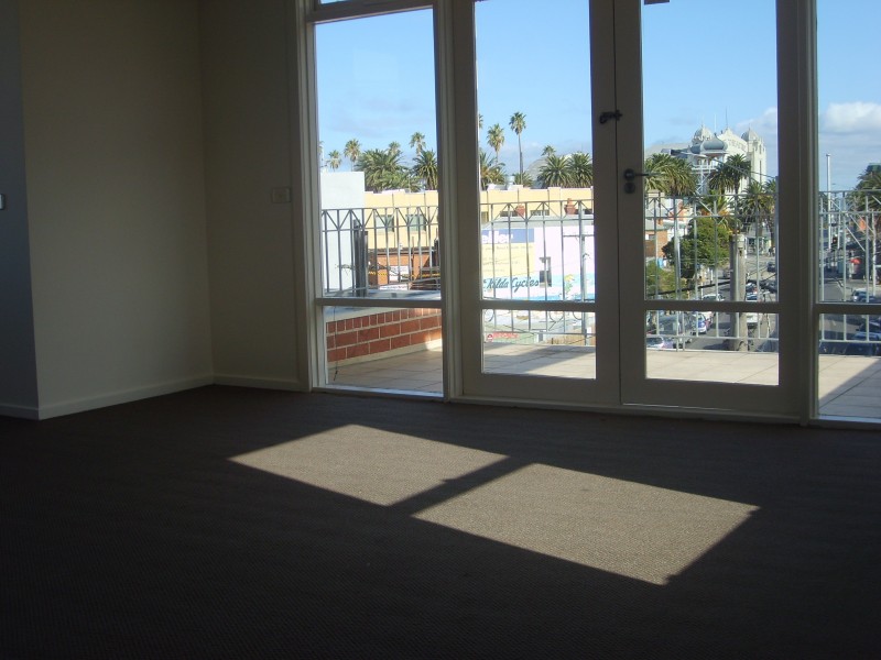 9/10 Carlisle Street, St Kilda VIC 3182