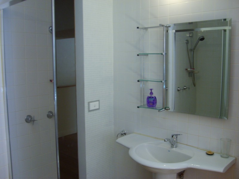 3/102 Barkly Street, St Kilda VIC 3182