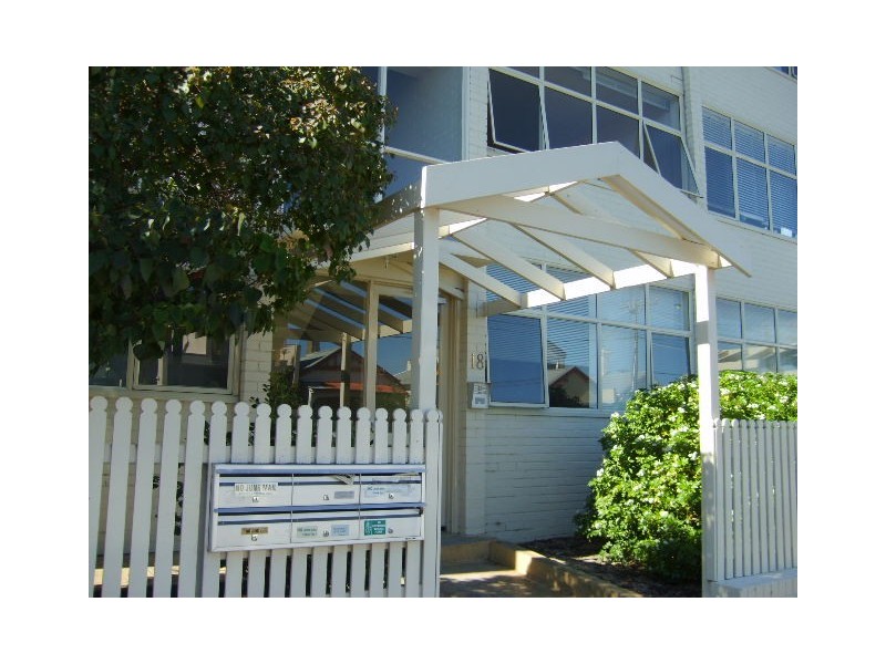 12/18 Nightingale Street, St Kilda East VIC 3183