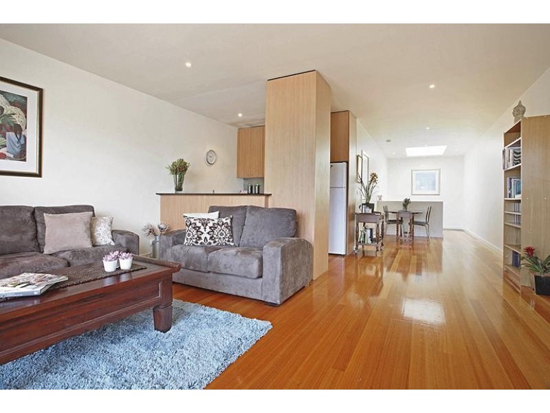 2/153 Martin Street, Elwood VIC 3184