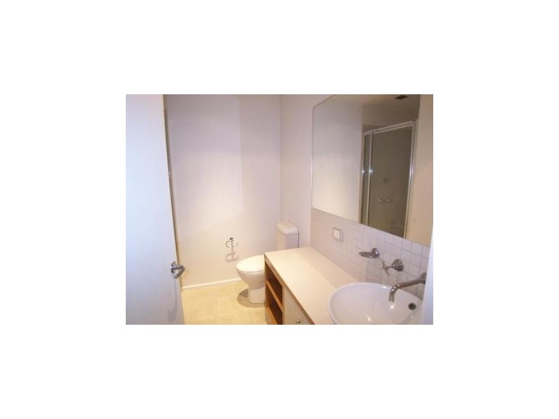 2/10 Carlisle Street, St Kilda VIC 3182