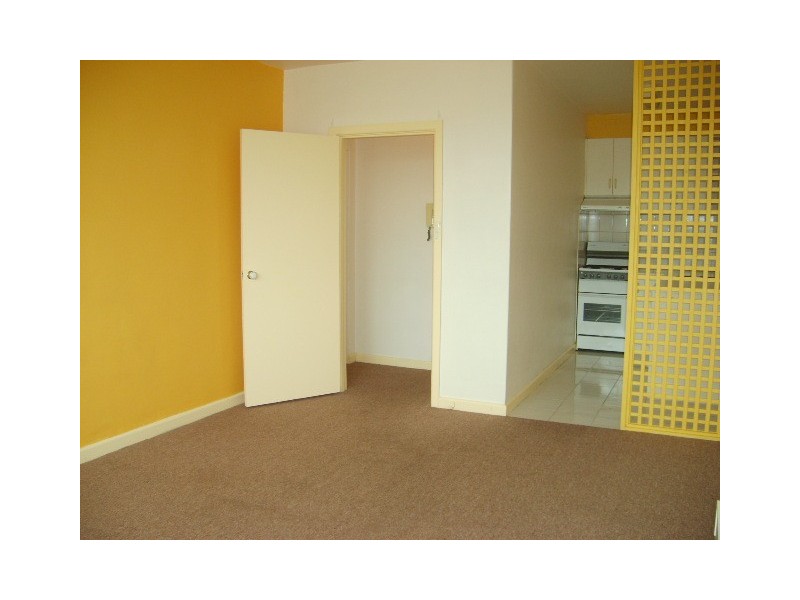 4/18 Nightingale Street, St Kilda East VIC 3183