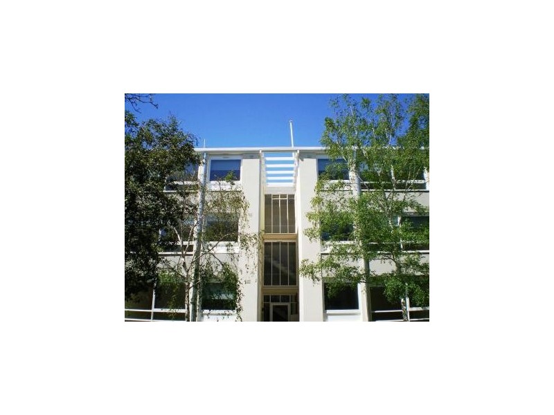 2/1 Celeste Court, St Kilda East VIC 3183