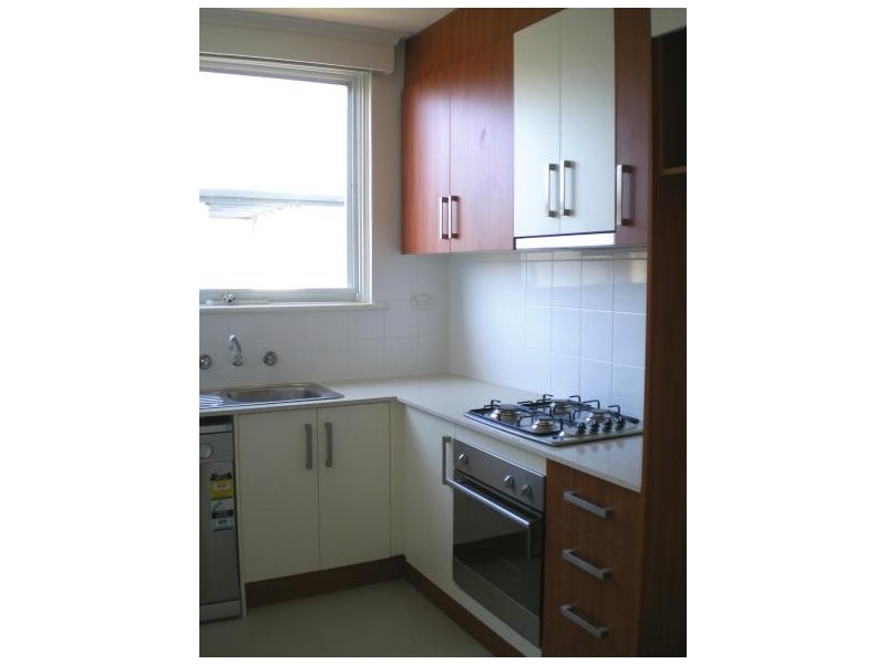 2/1 Celeste Court, St Kilda East VIC 3183