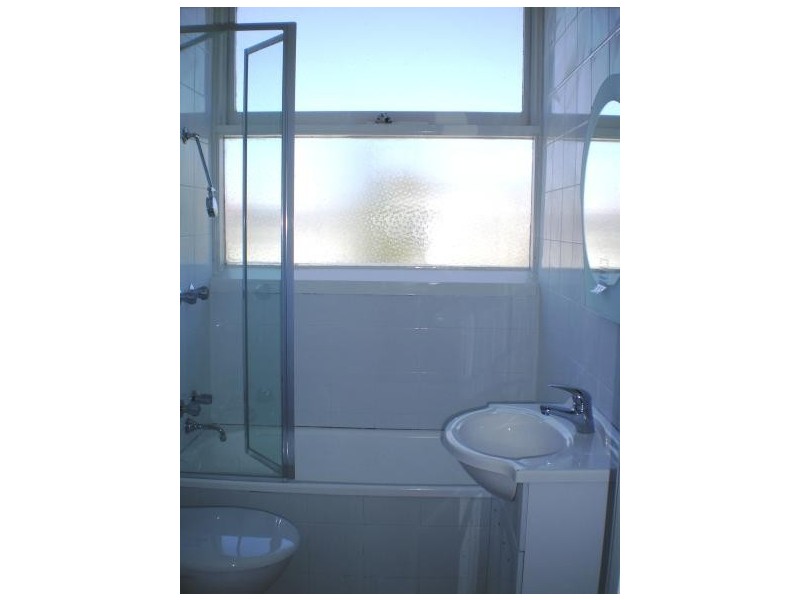 2/1 Celeste Court, St Kilda East VIC 3183