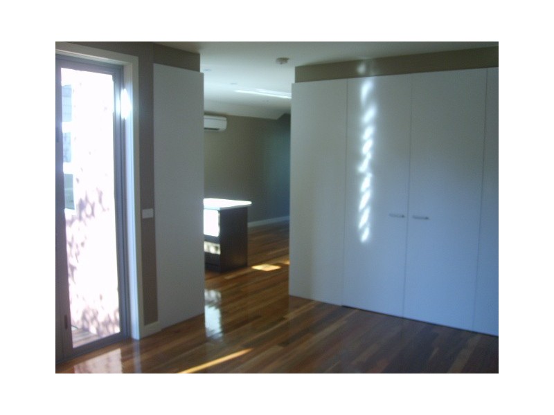 10 Lynott Street, St Kilda VIC 3182