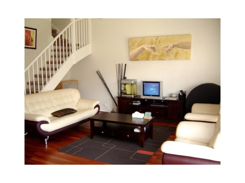 12/30 Miles Street, Southbank VIC 3006