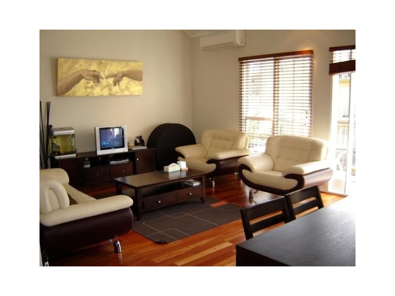 12/30 Miles Street, Southbank VIC 3006